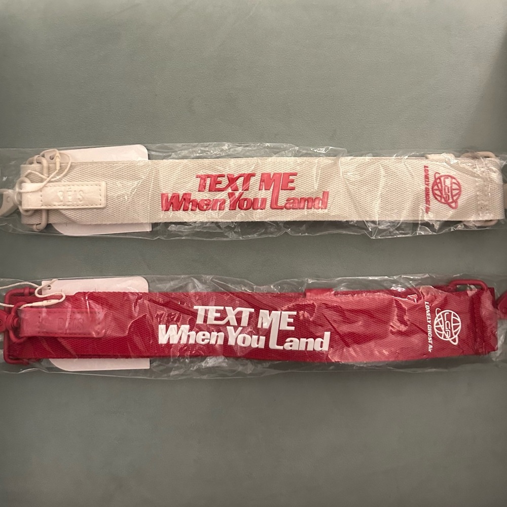 BEIS Text Me When You Land Luggage Strap (Red)